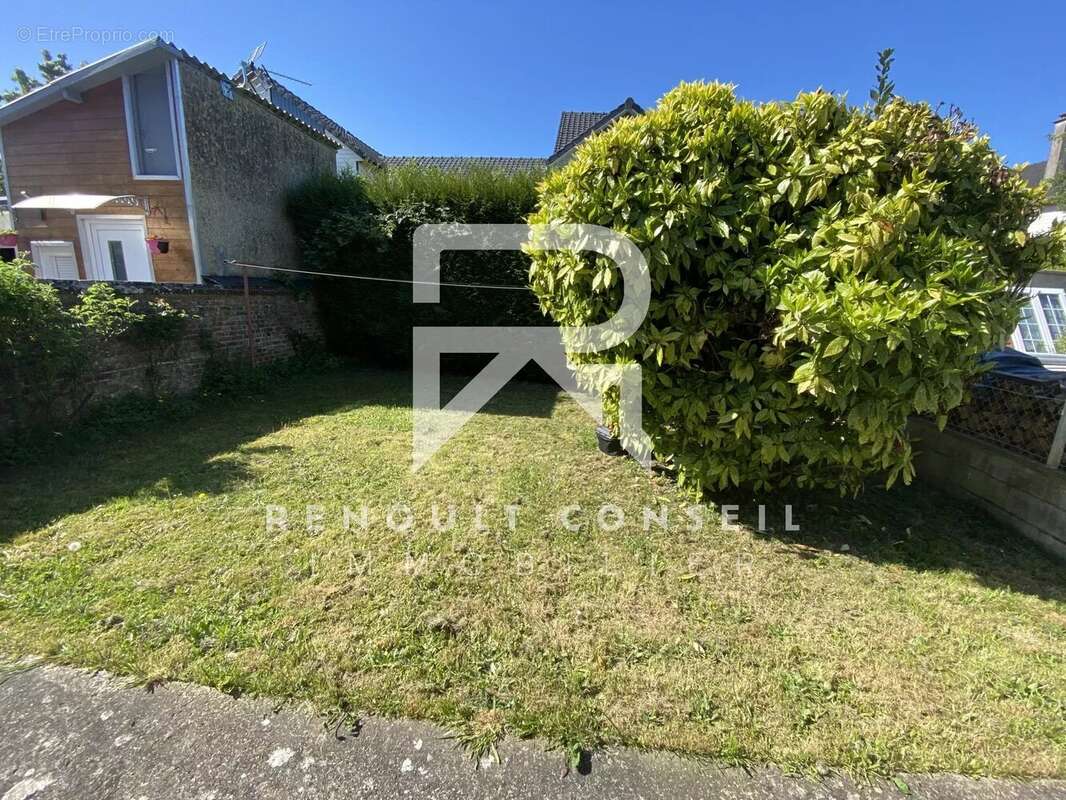 Maison à FRANQUEVILLE-SAINT-PIERRE