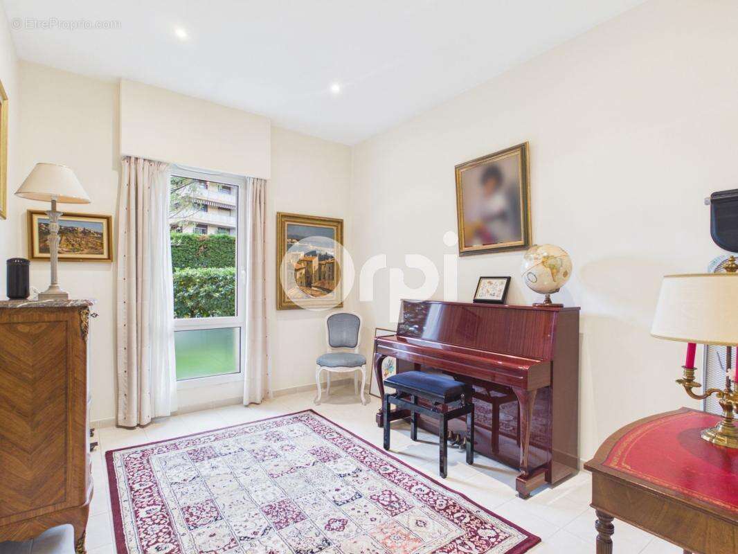 Appartement à MANDELIEU-LA-NAPOULE