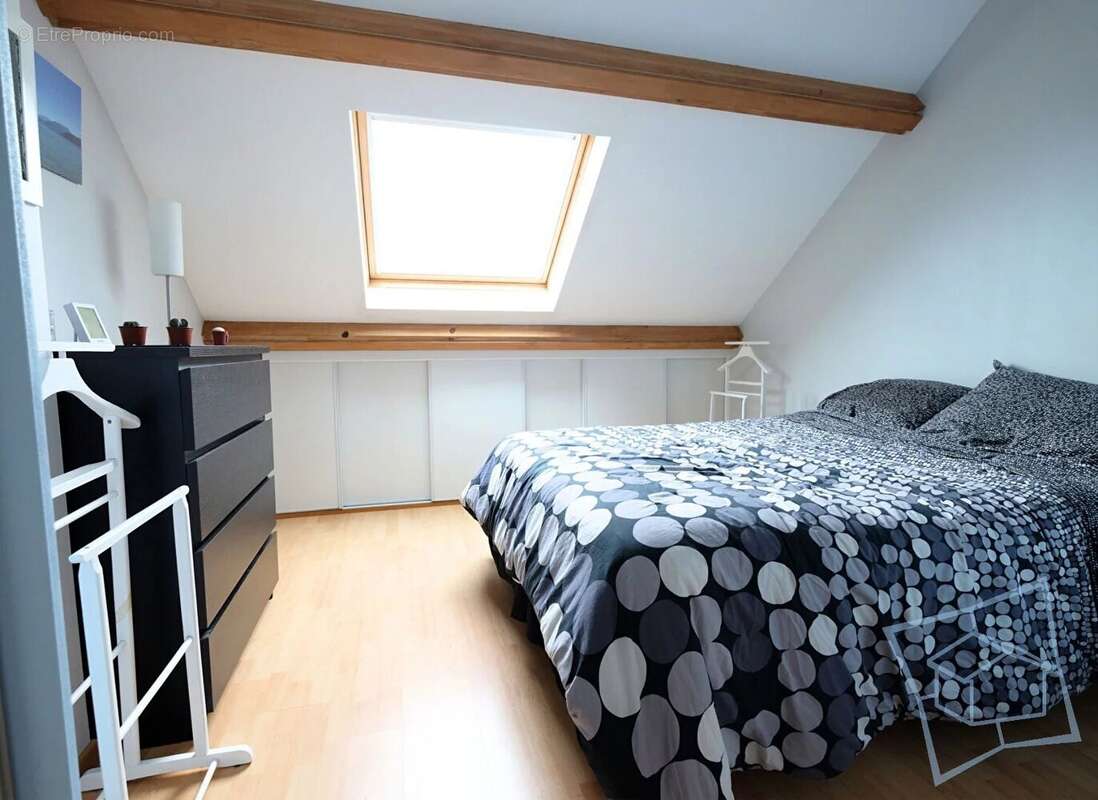 Appartement à VOISINS-LE-BRETONNEUX