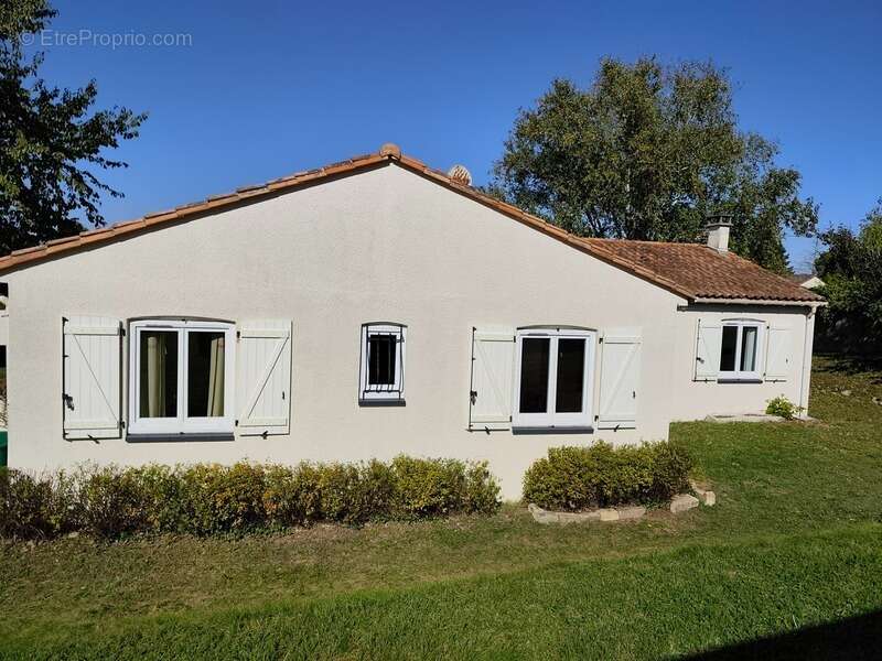Maison à RUELLE-SUR-TOUVRE