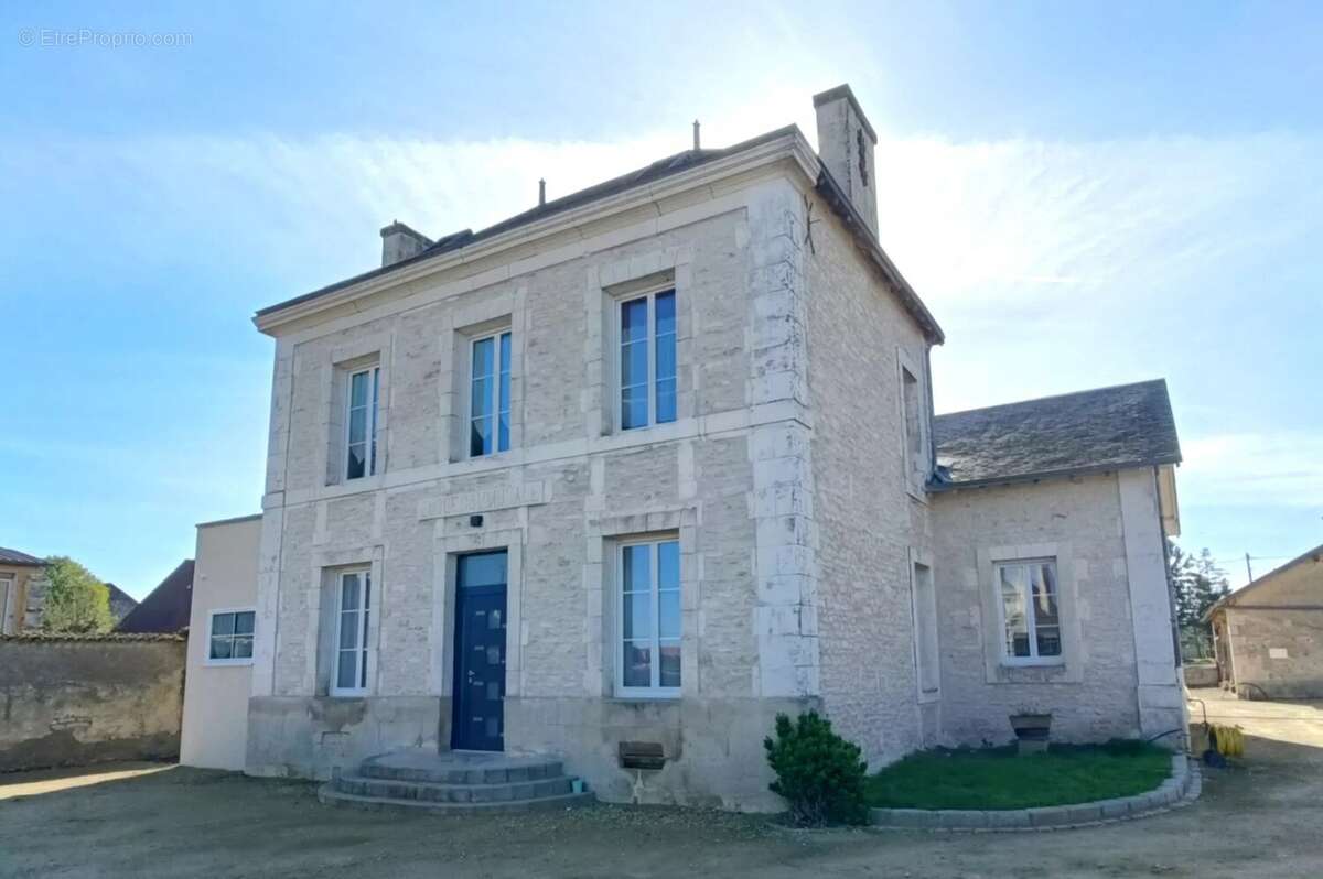 Maison à LE ROCHEREAU