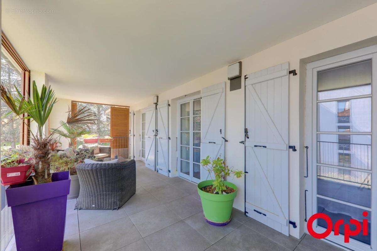 Magnifique  Duplex T4 avec terrasse et piscine - Lyon 5e - photo 5