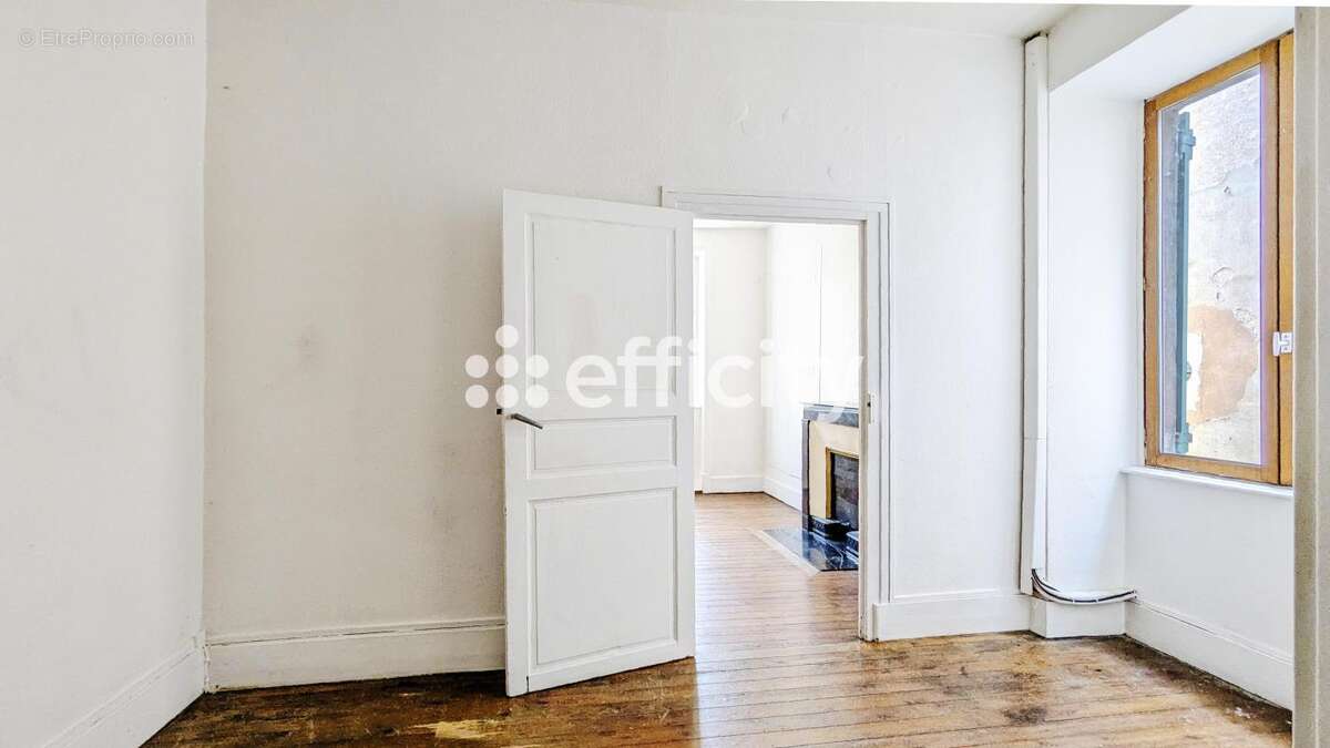 Maison 132 m² à Lugny  - photo 7