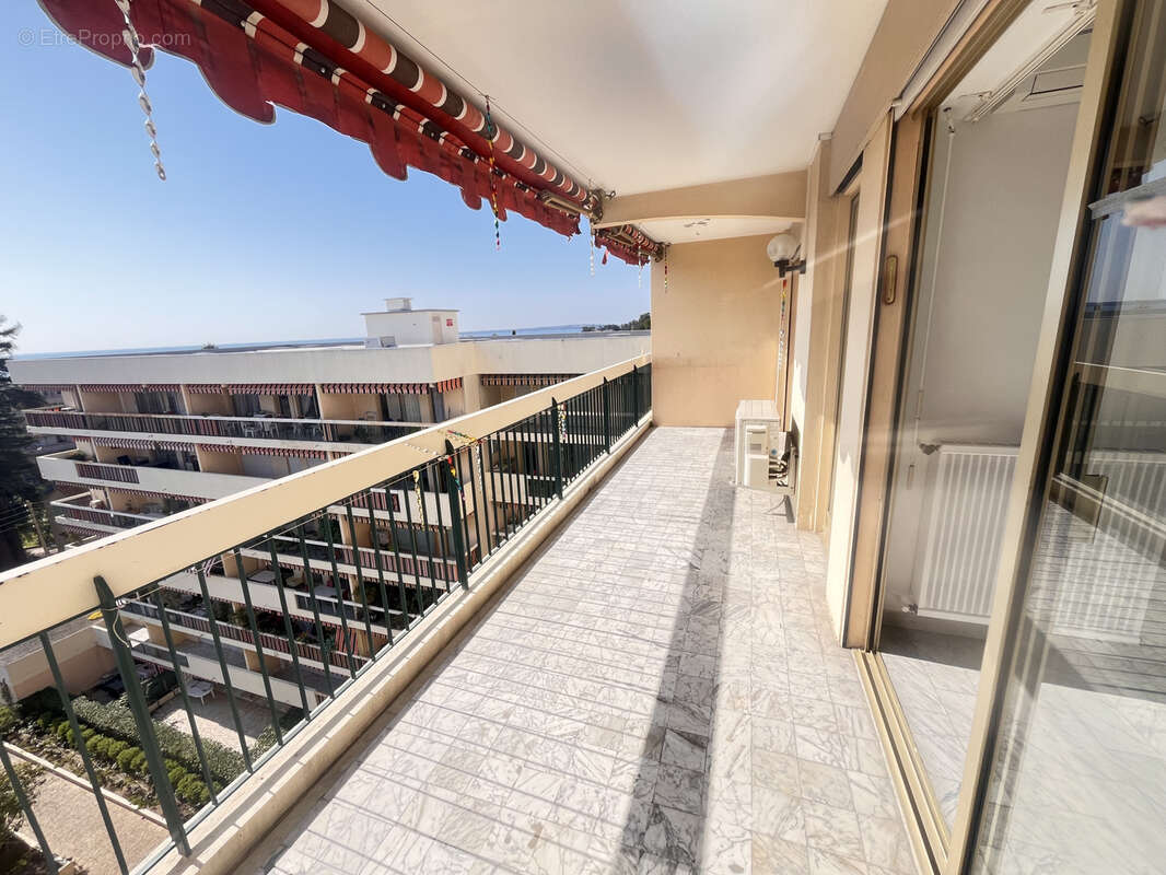Appartement à VALLAURIS