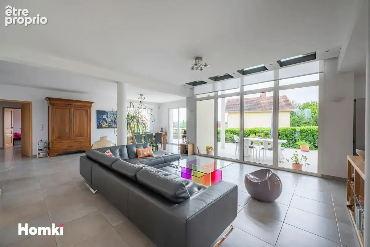 Propriété familiale T11 de 306.89 m² - photo 5