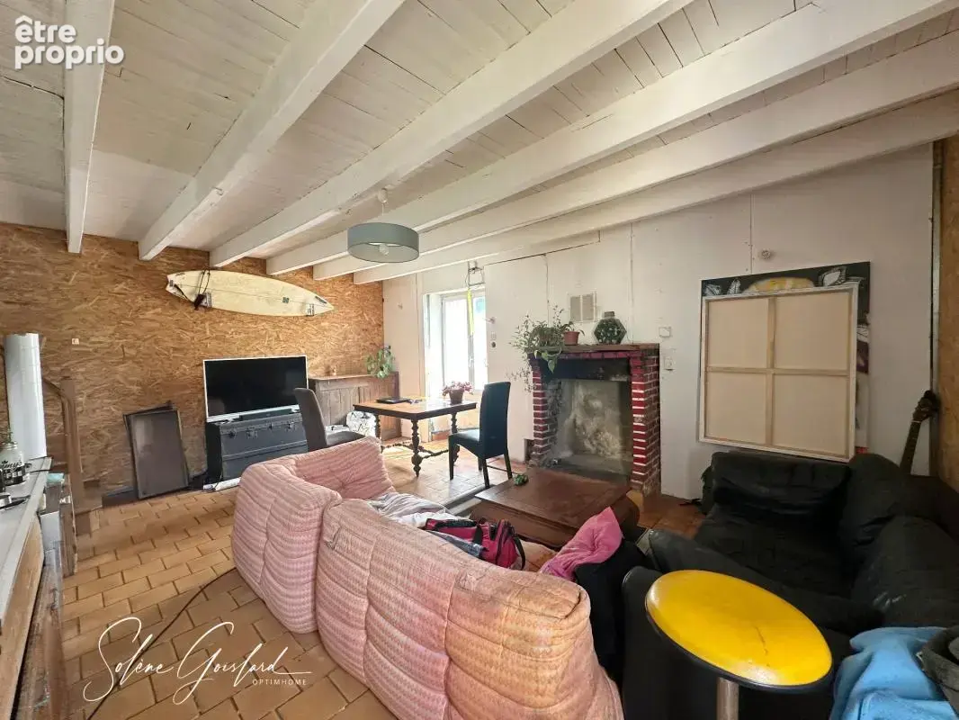 Maison mitoyenne à rénover !! Proche du bourg, calme - photo 2
