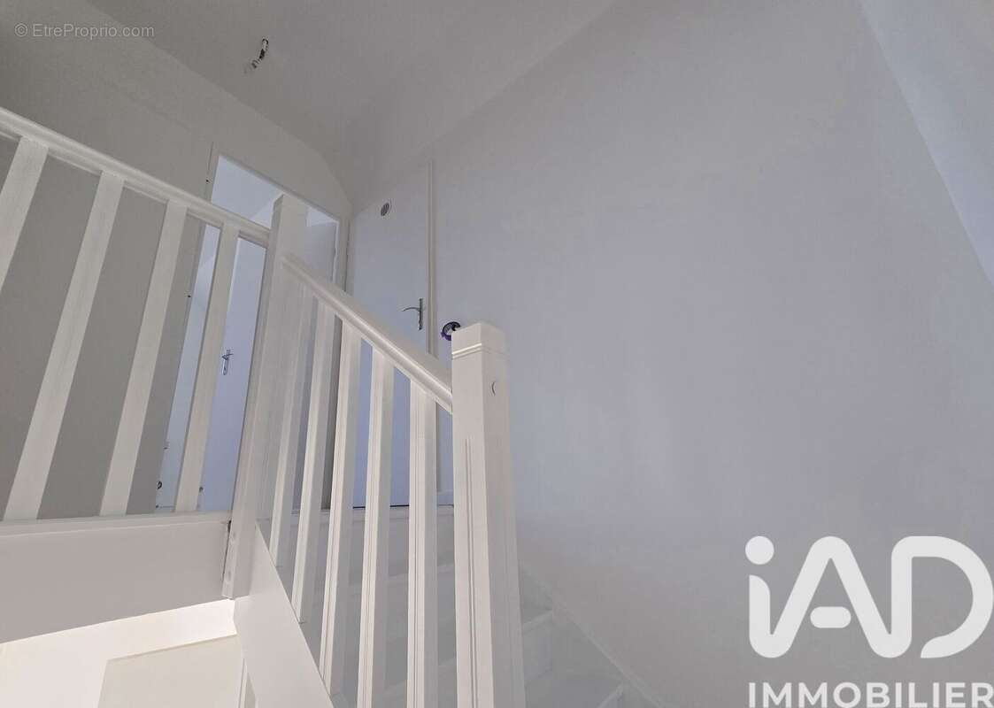 Photo 8 - Appartement à LA CHAPELLE-SAINT-LUC