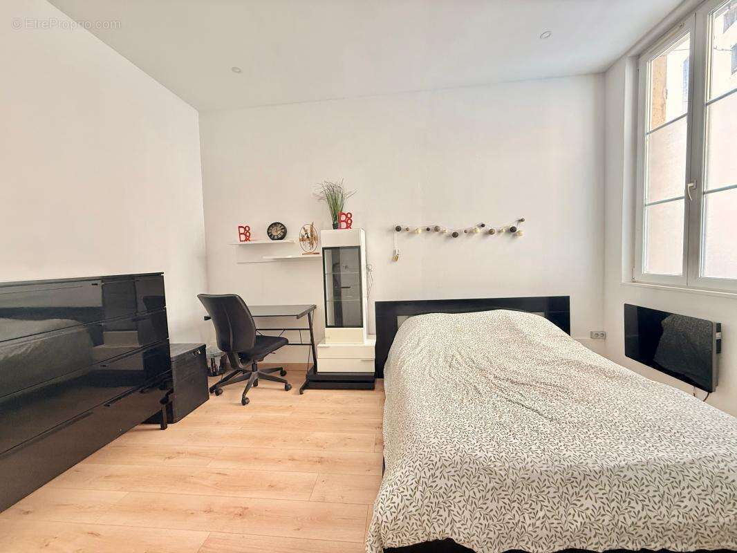 Dijon république – opportunité investisseur – t1 bis avec chambre séparée, cave et activité locative rentable - photo 8