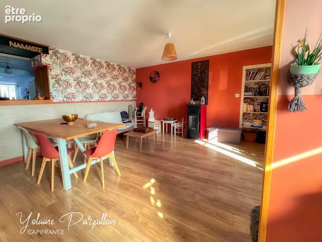 Maison de bourg avec 2 chambres et un jardin clos à CHAVAGNES EN PAILLERS (85) - photo 6
