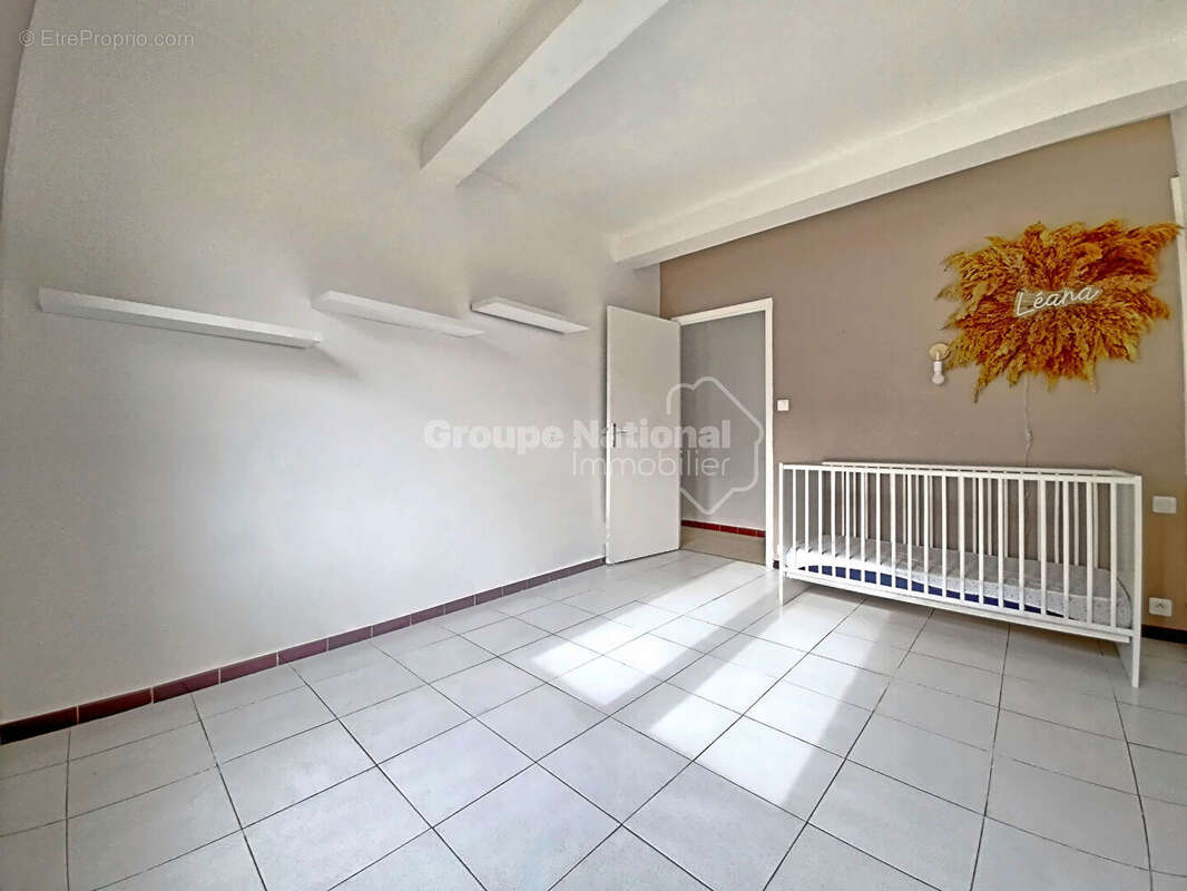 Maison de ville 80m2 ( Surface au sol 160m²) garage et exterieur - photo 5