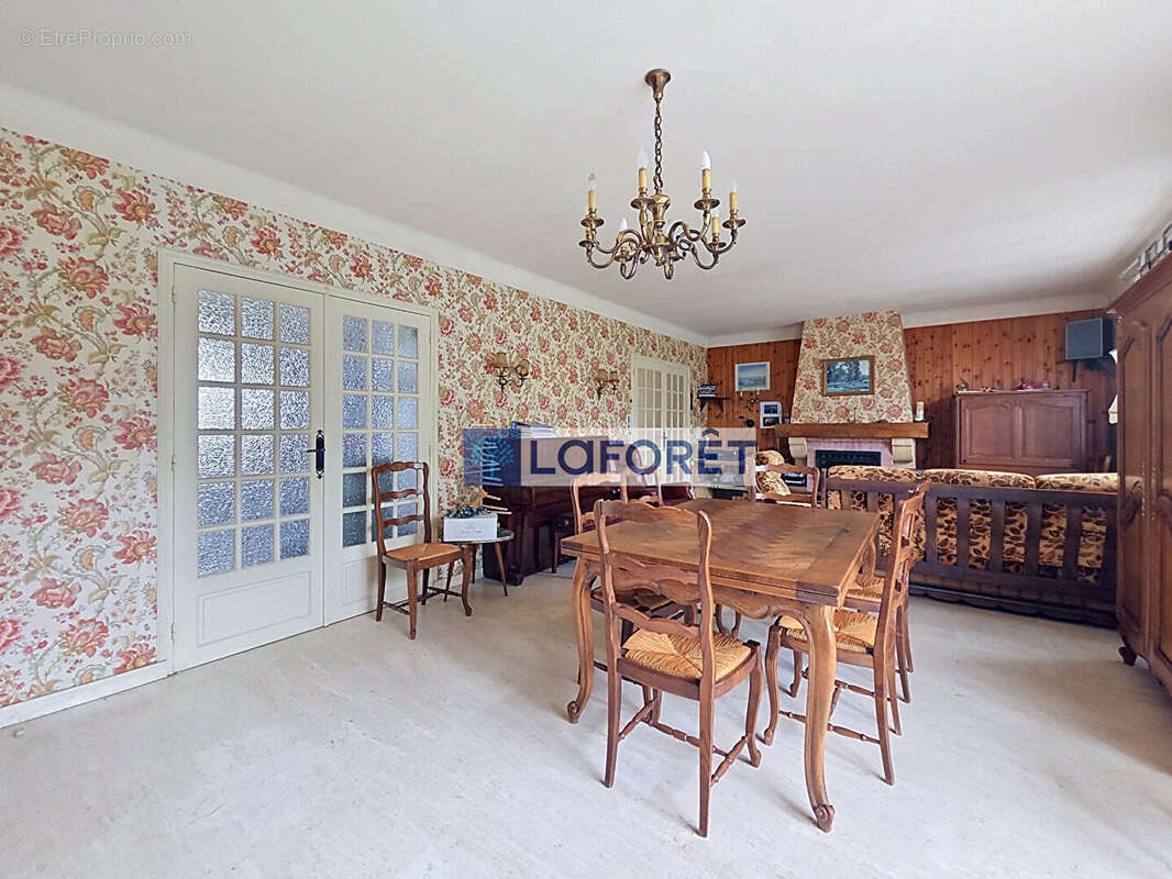 Maison à FRONCLES