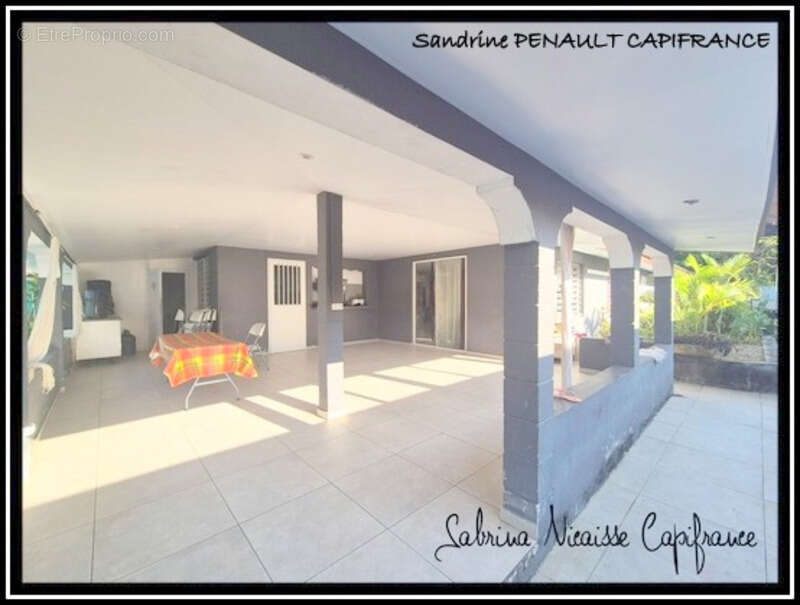 A vendre a kourou (guyane francaise) une maison individuelle t8 de 195 m² + 1 studio independant de 29 m² - terrain de 526 m² -  - photo 4