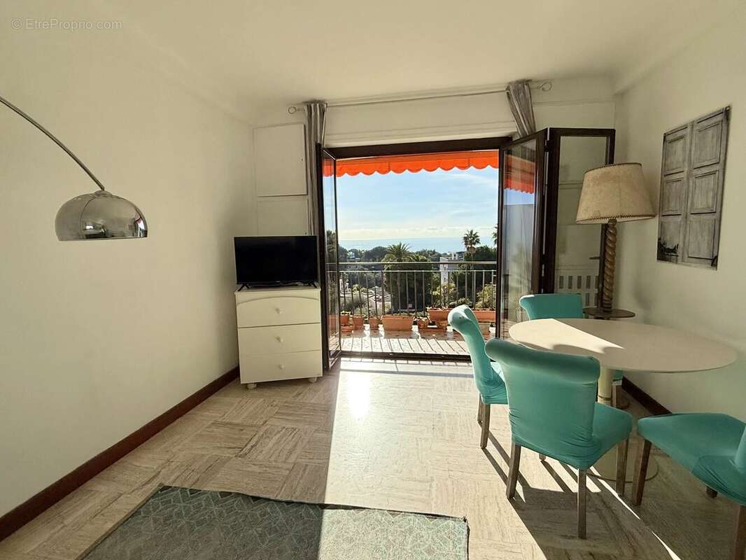 Appartement à ROQUEBRUNE-CAP-MARTIN