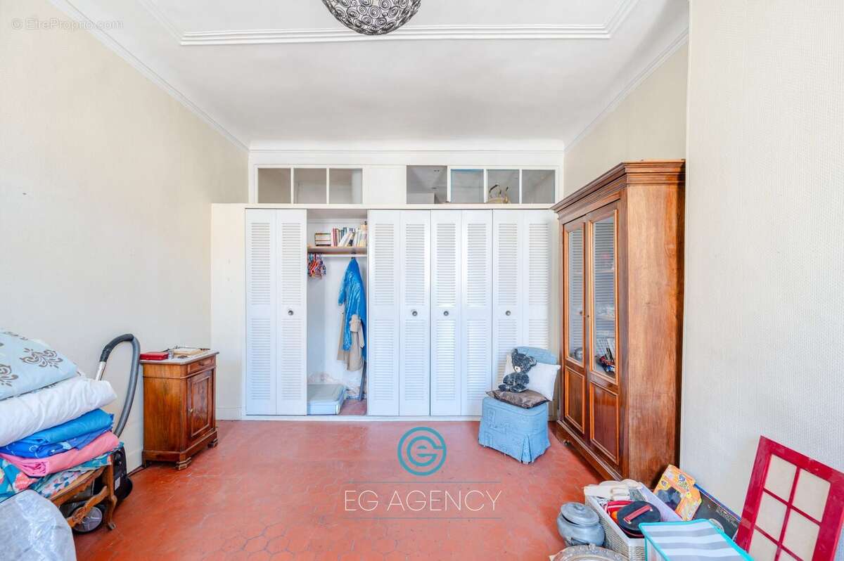 Appartement à MARSEILLE-1E