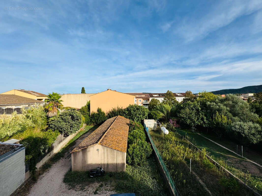 Appartement à COGOLIN