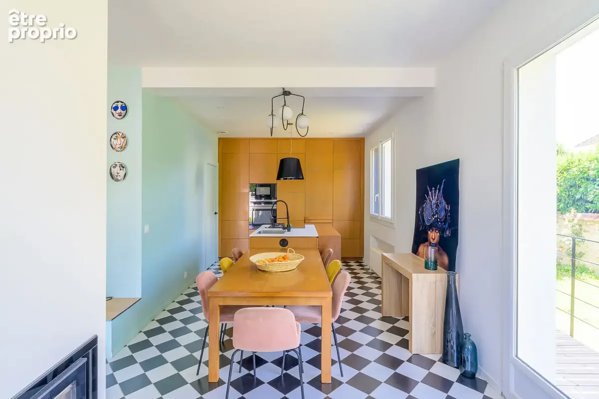 Maison familiale rénovée de 142 m2   4 chambres, jardin et terrasses - photo 5
