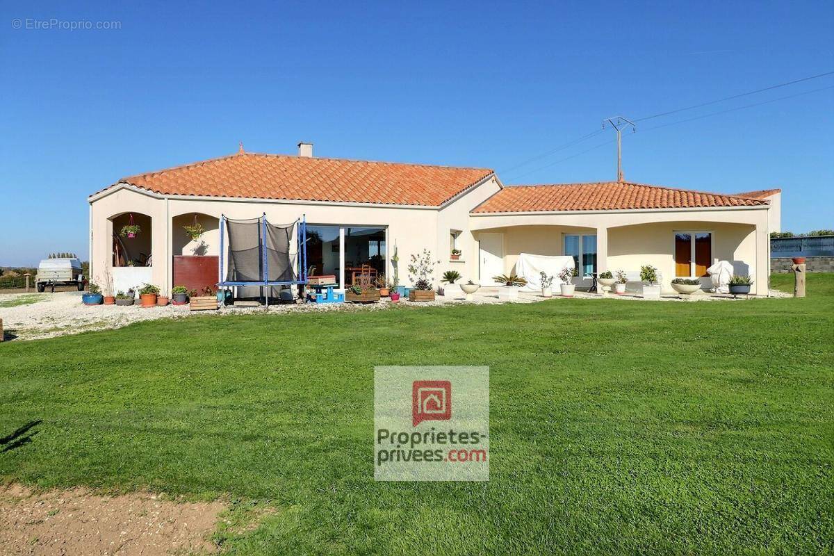 Maison à CHAMPDOLENT