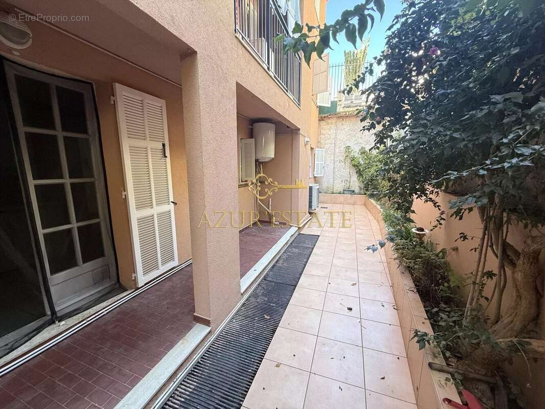 Appartement à ROQUEBRUNE-CAP-MARTIN