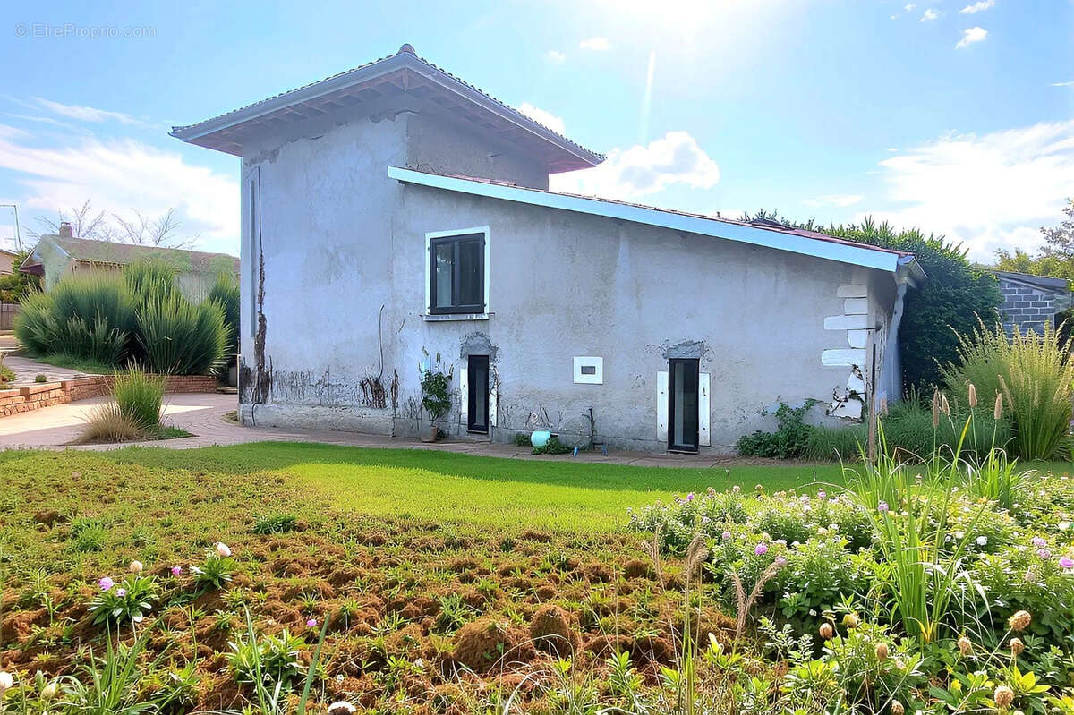 Maison à SALAISE-SUR-SANNE