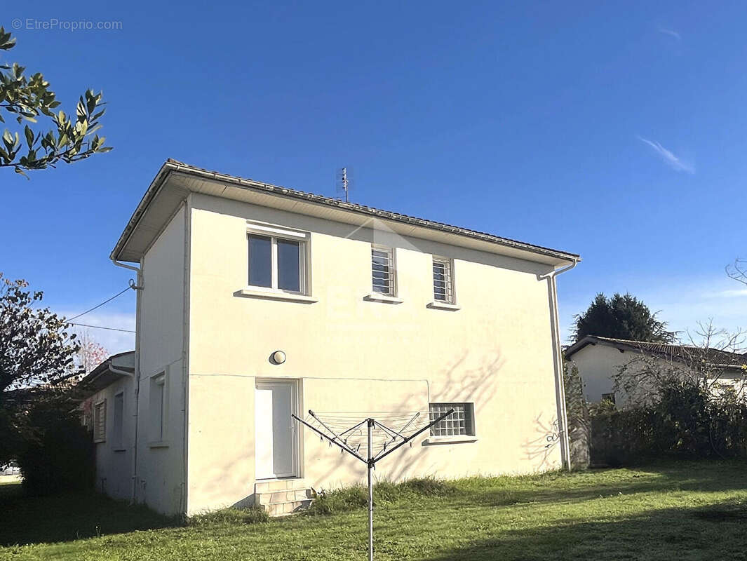 Maison à PINEUILH