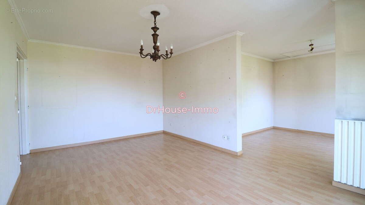 Appartement 81 m² à Lormont  - photo 3