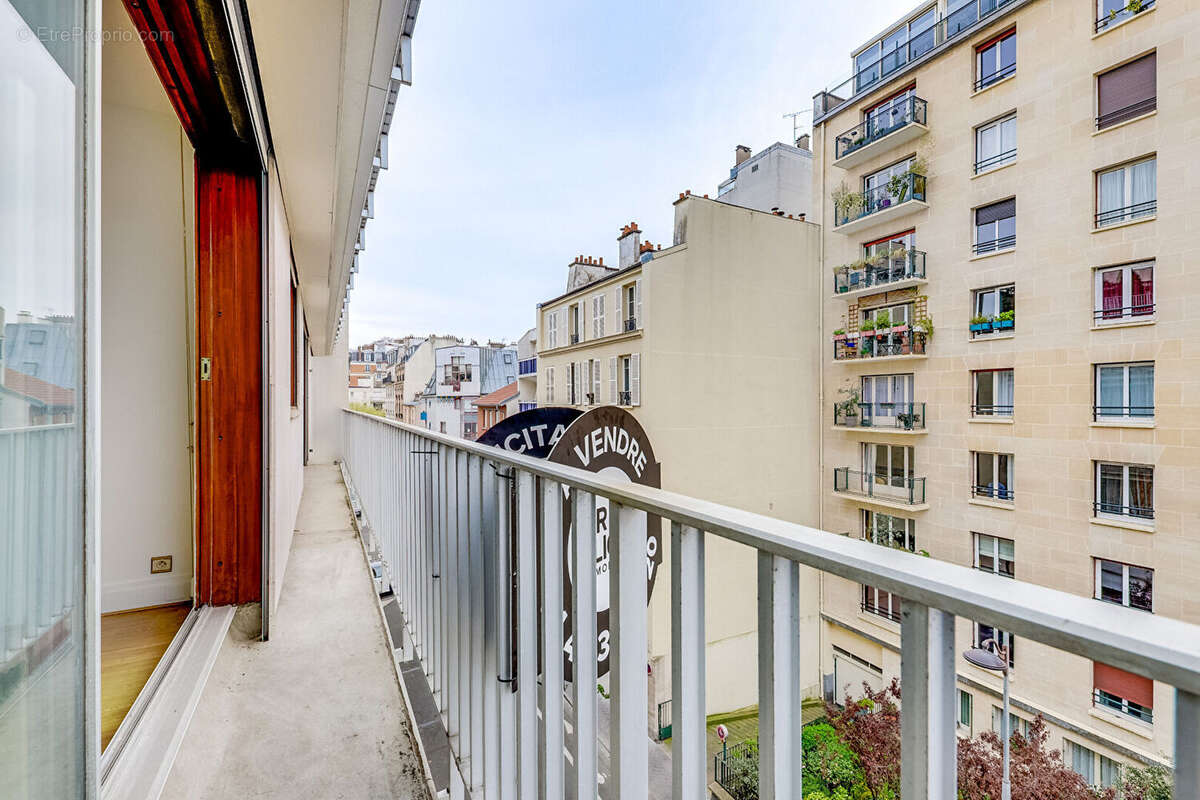 Appartement à PARIS-14E