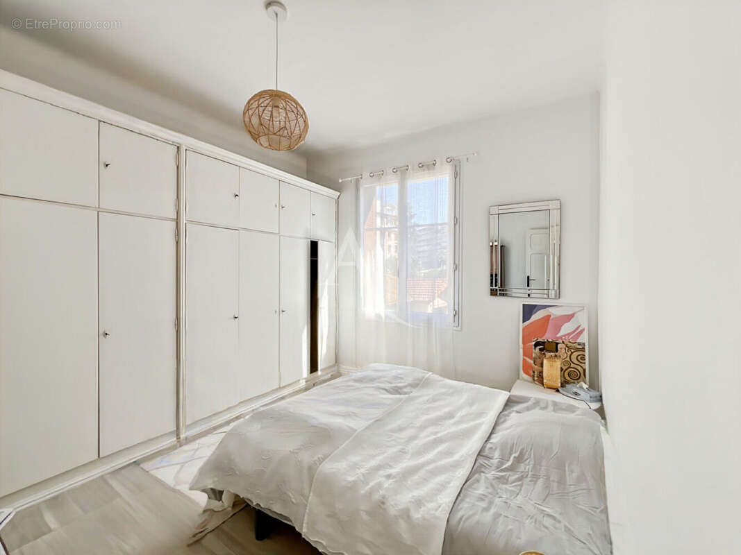 LE CANNET Maison indépendante de caractère avec 2 appartements et jardin - photo 9