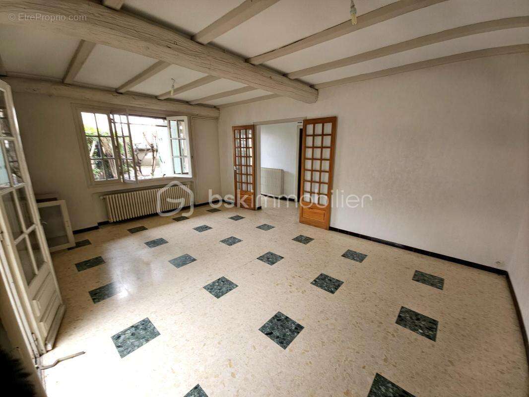 Maison 6 pièces  avec extérieur et grand garage - photo 3
