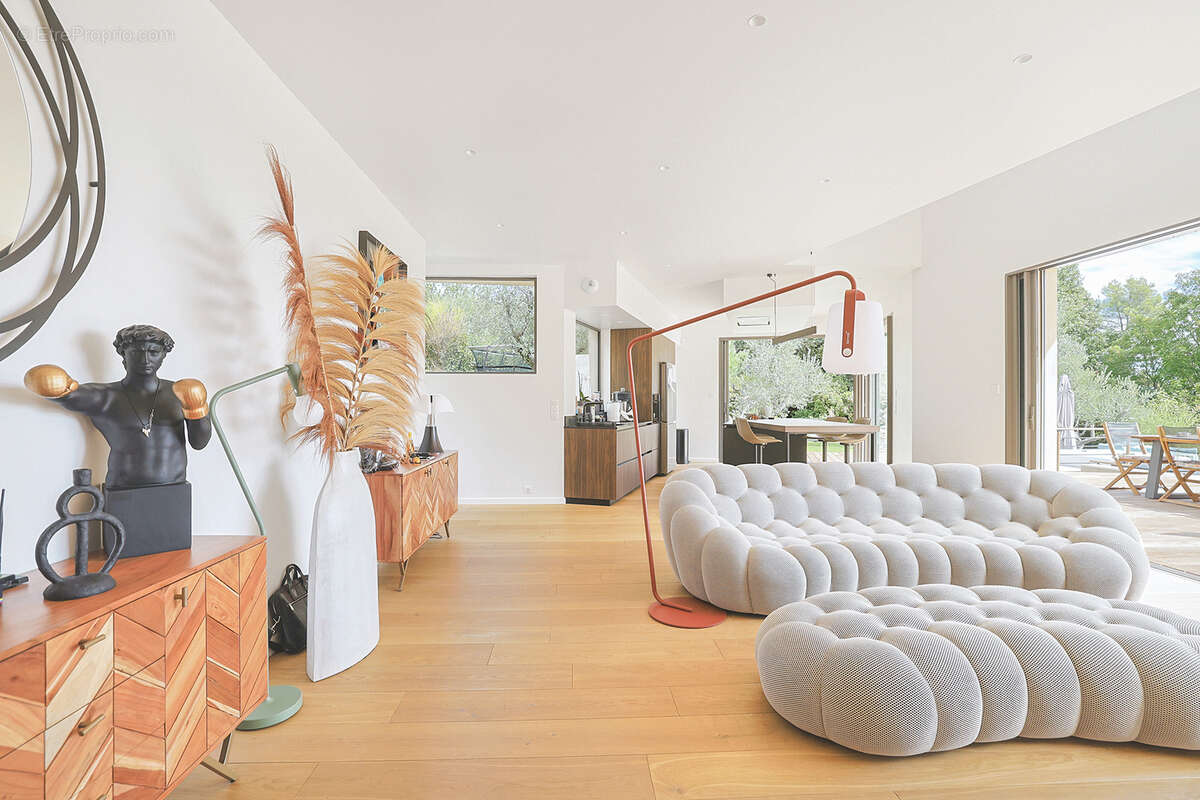 Maison à SOLLIES-VILLE