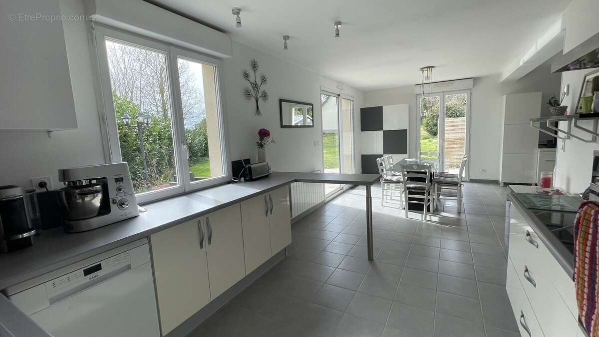 Maison à PLOUER-SUR-RANCE