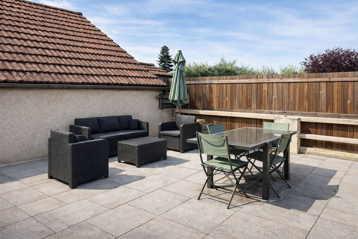 Appartement à CRANVES-SALES