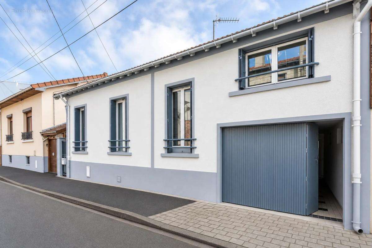 Maison rénovée 120 m² avec dépendance, Saint-Denis - photo 12