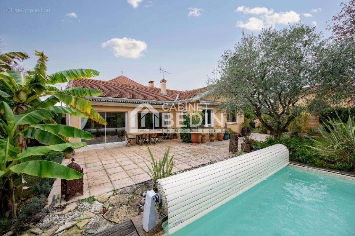 Maison à AMBARES-ET-LAGRAVE