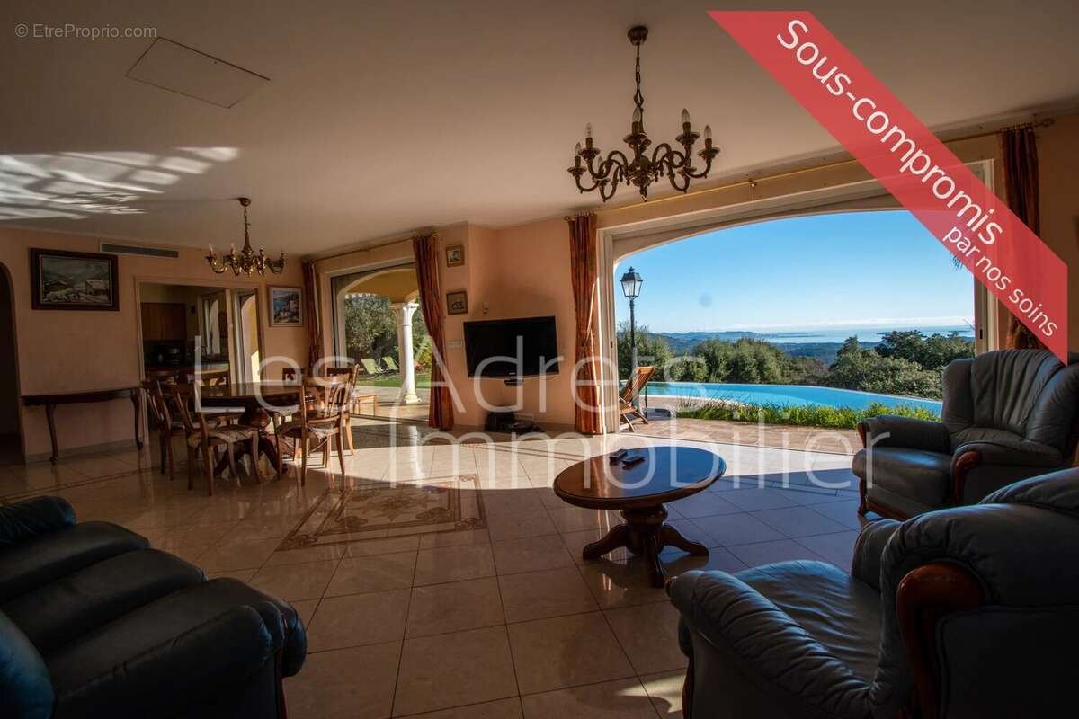 Maison à LES ADRETS-DE-L'ESTEREL