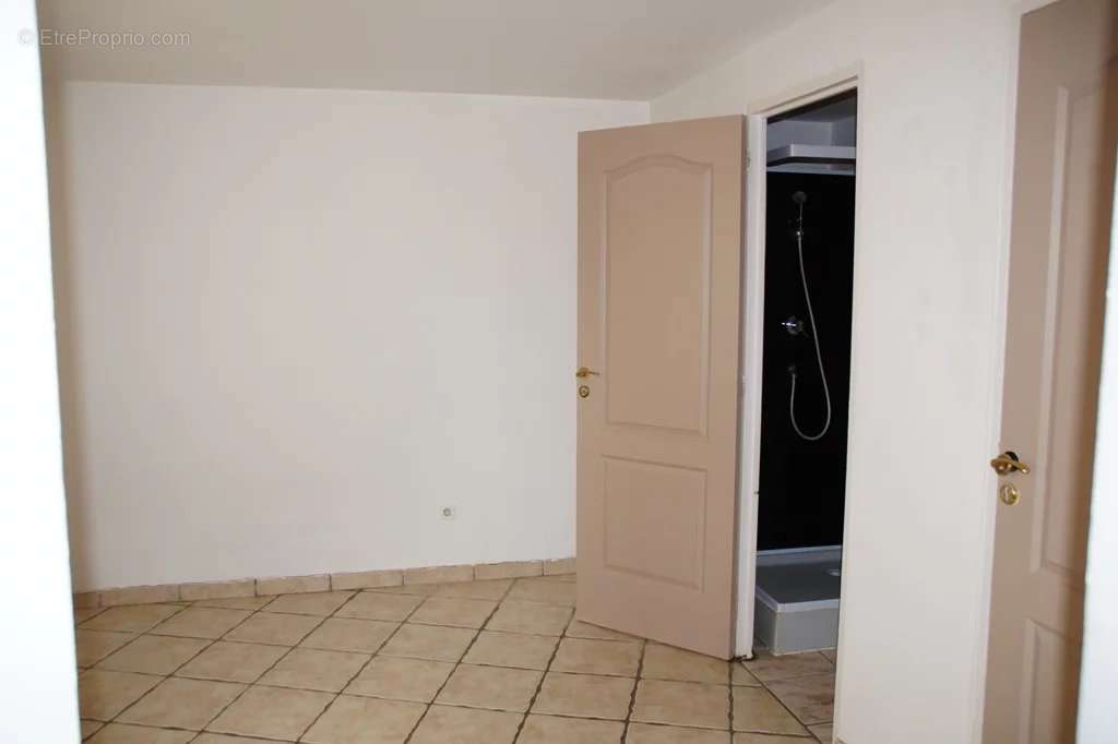 Appartement à CARCES