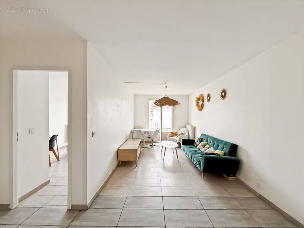 Appartement à MARSEILLE-3E