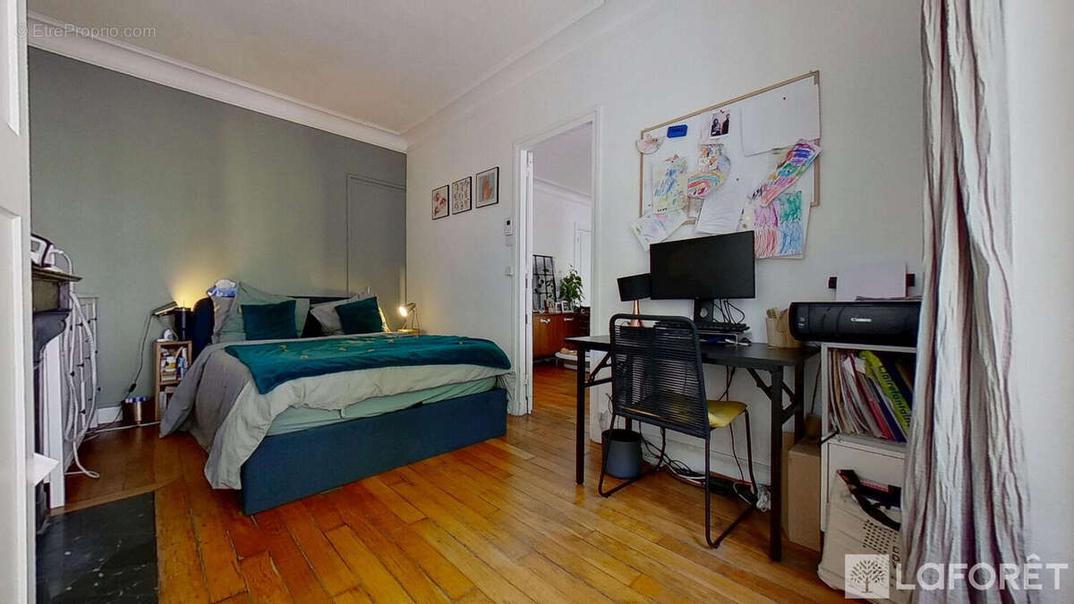 Appartement à PARIS-17E