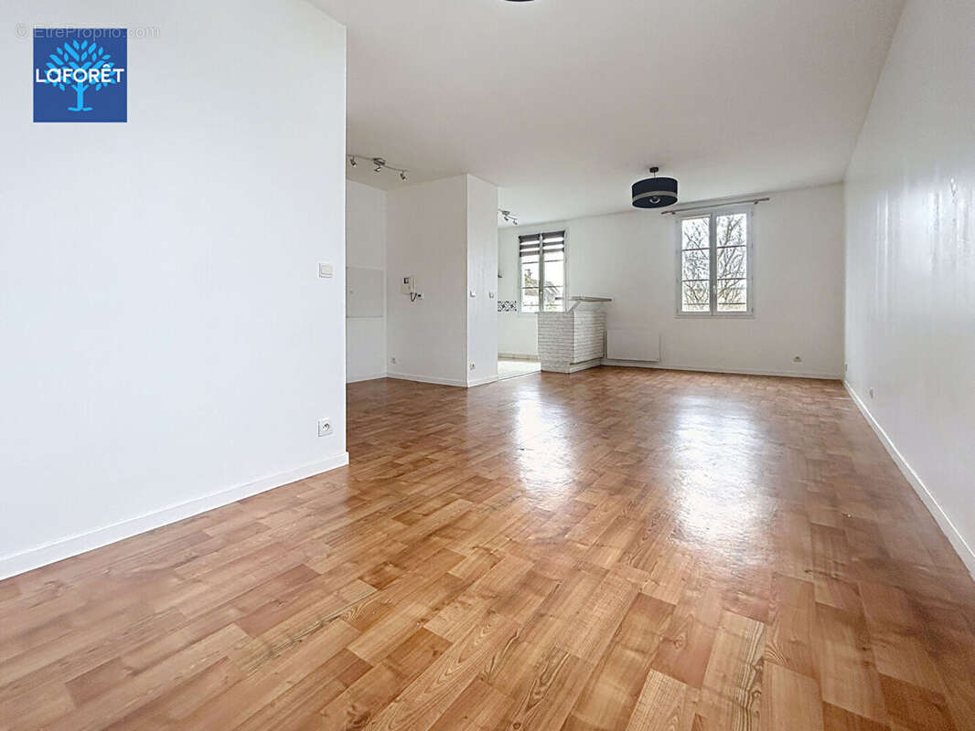 Appartement à BAILLY-ROMAINVILLIERS