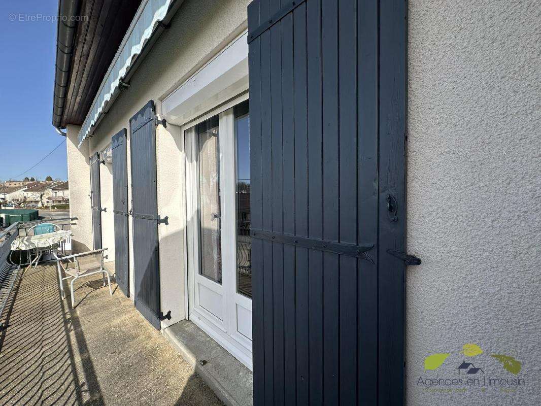 Maison à SAINT-LEONARD-DE-NOBLAT