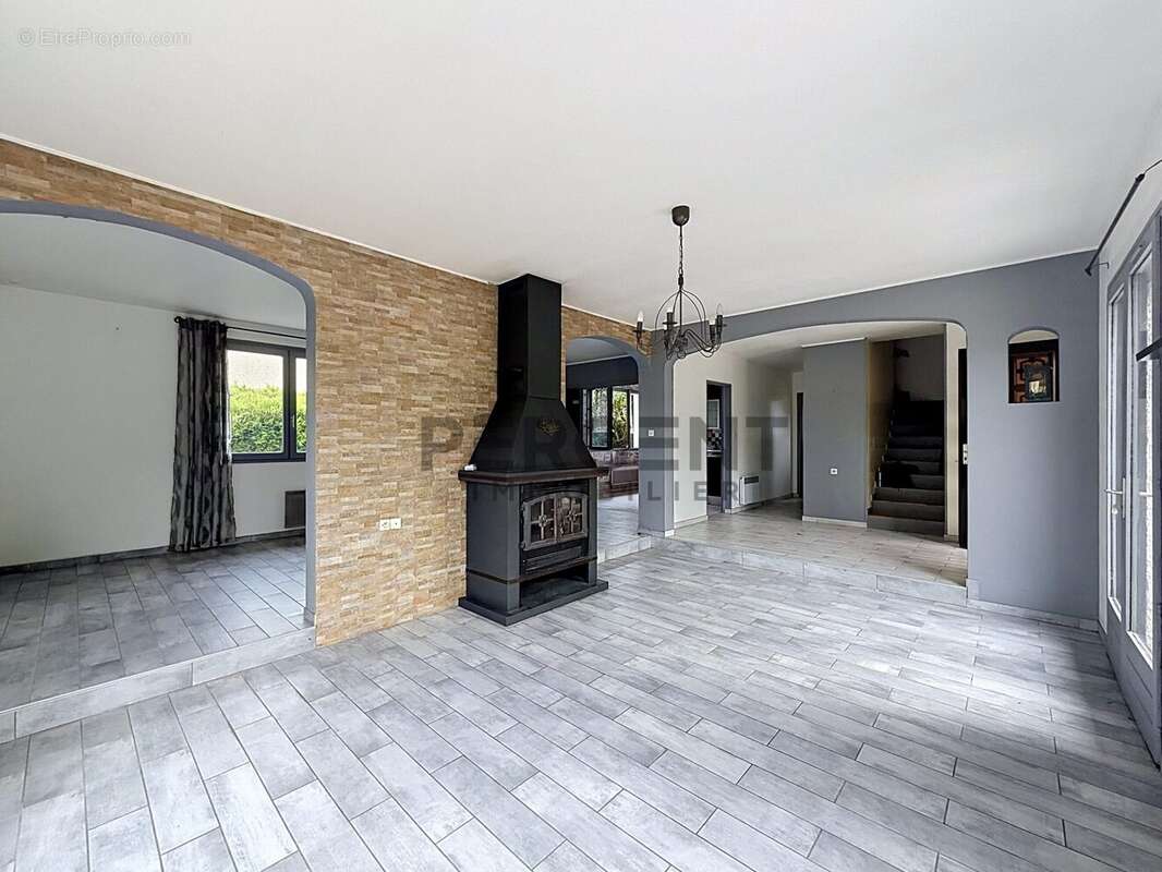 Maison 128 m² à Charleville-Mezieres  - photo 2