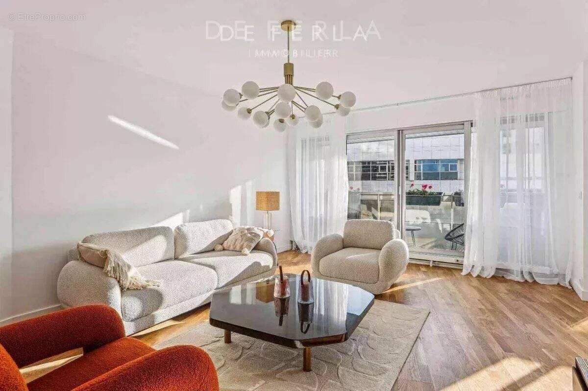 Appartement à PARIS-15E