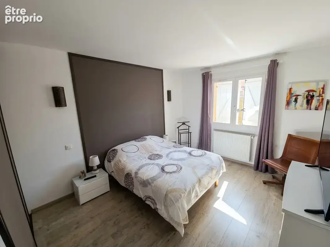 Maison T5 de 130m2 de plain pied avec piscine  à Castelginest sur un terrain de 540m2 - photo 6