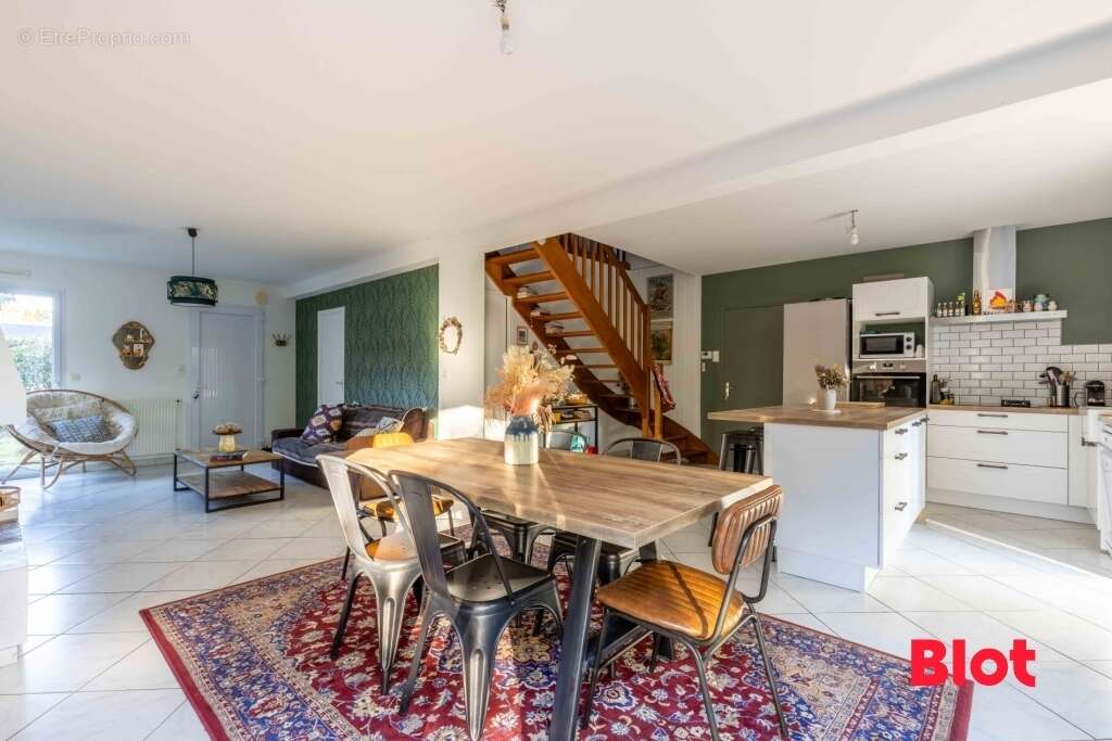 Maison à SAINT-GILLES