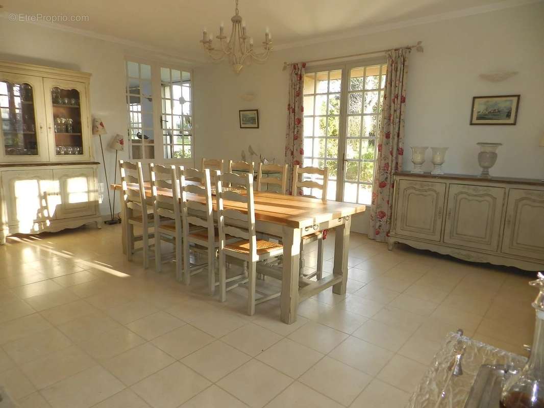 Maison à SAINT-PIERRE-SUR-DIVES