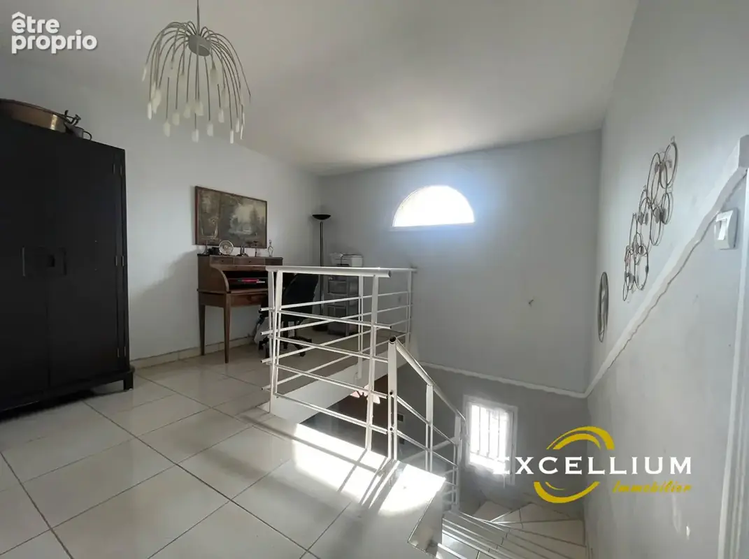 Maison de 210 m² - 5 chambres - Climtisation - Terrain arboré de 1 500 m² - photo 6