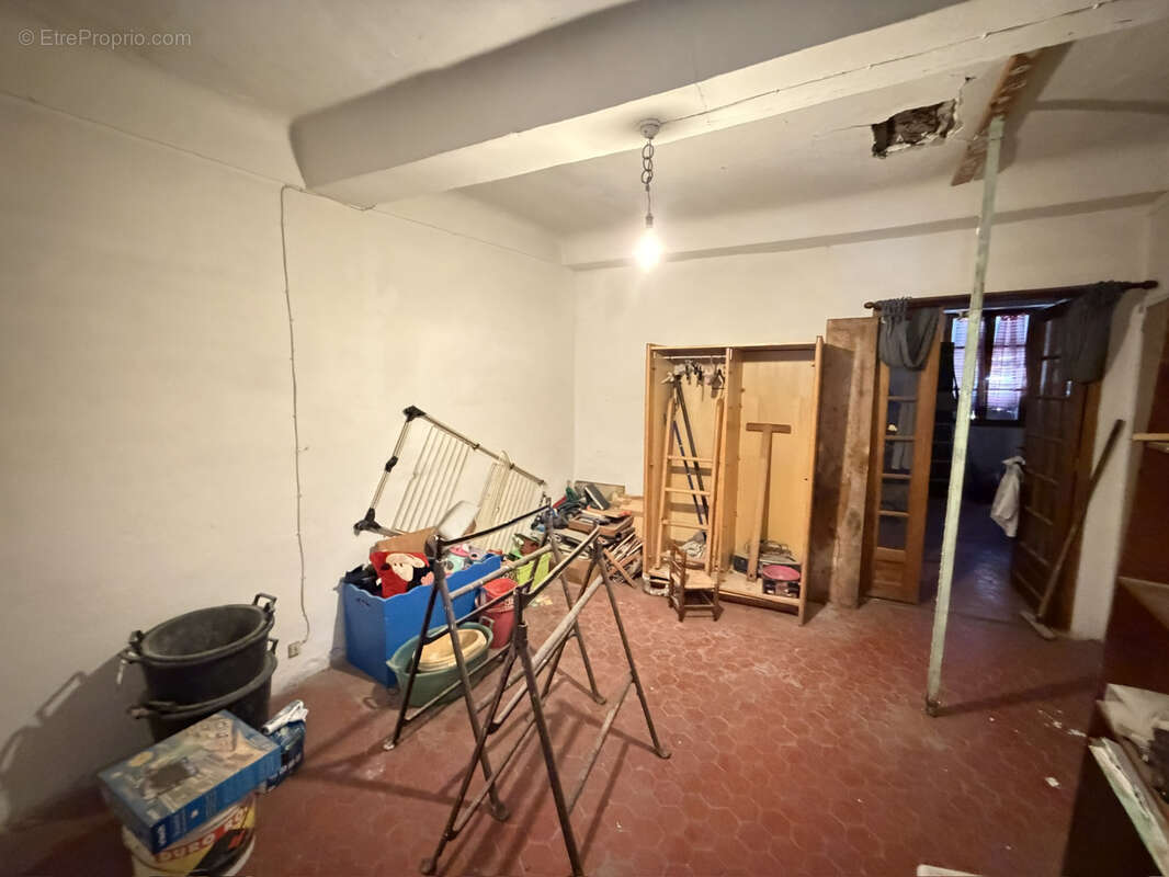 A rénover grande maison de village gros potentielle - photo 10
