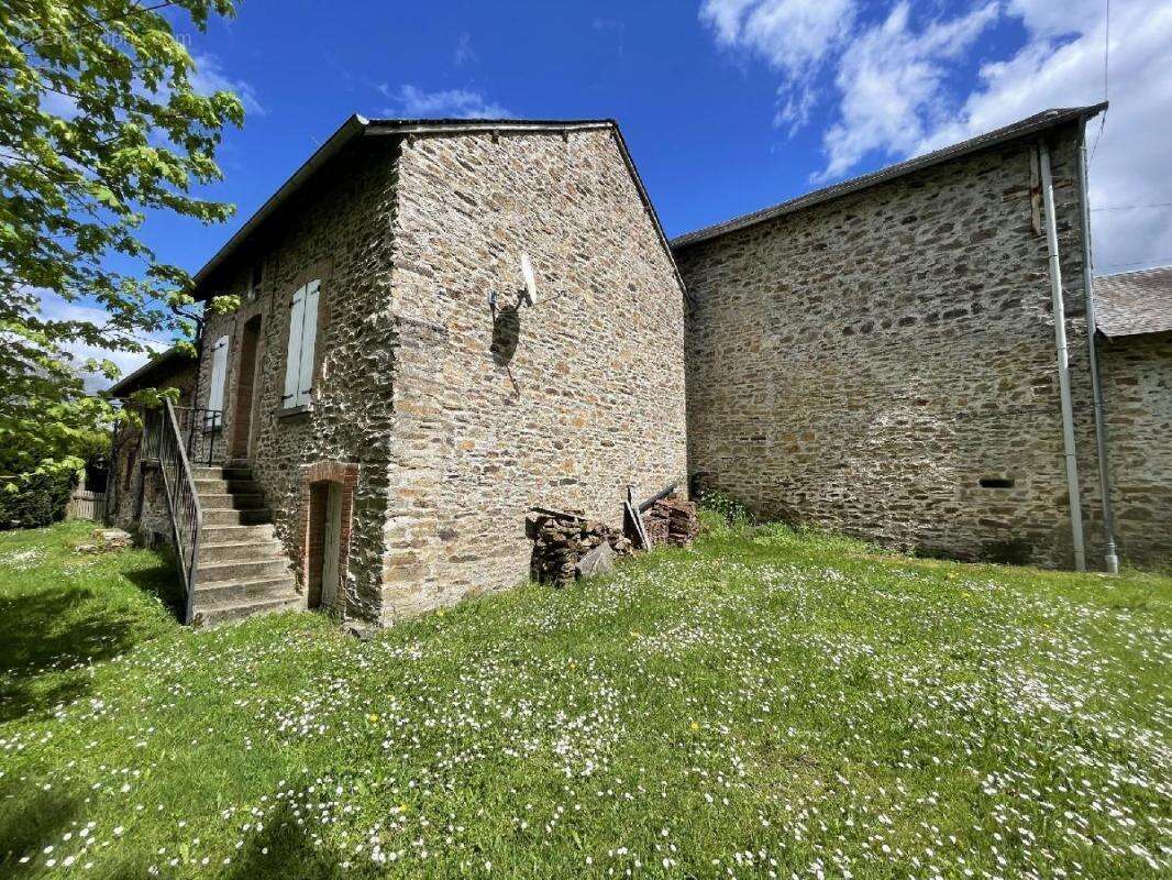 Maison à NEUVIC-ENTIER