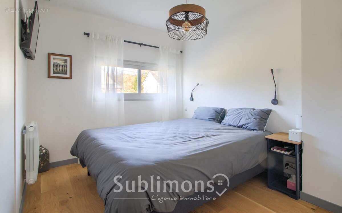 Maison à LA CHAPELLE-DES-MARAIS