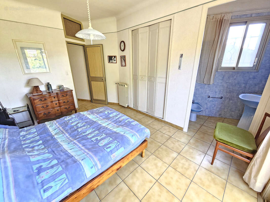 VILLA T5 de 177 m2 avec GARAGE - photo 8