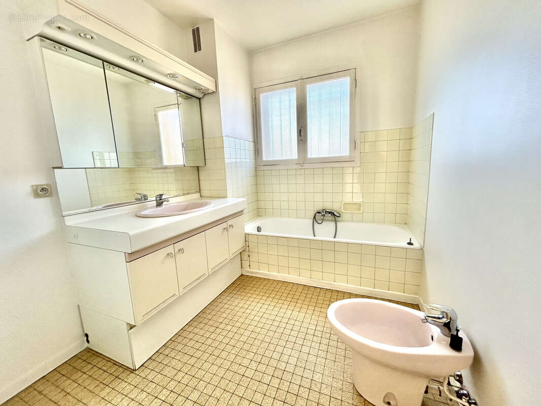 Appartement à PEYMEINADE